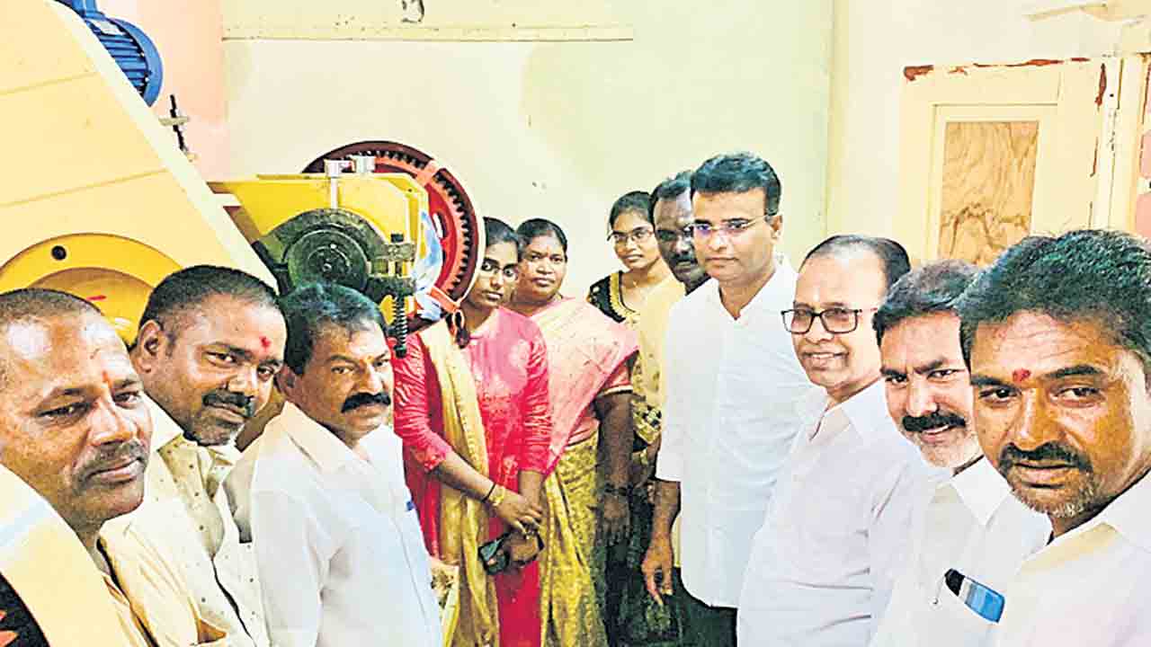 దళిత బంధు దేశానికే ఆదర్శం