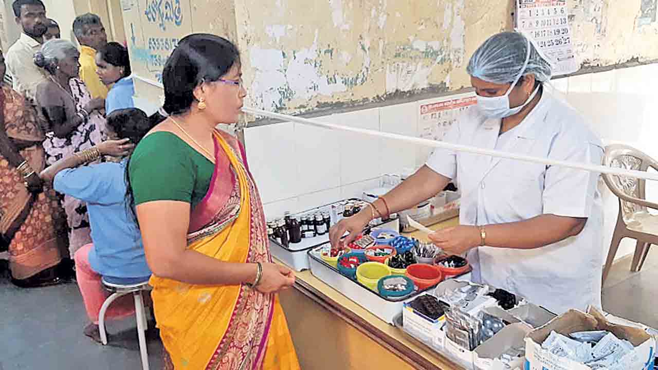 ప్రజలకు చేరువలో సర్కారు వైద్యం