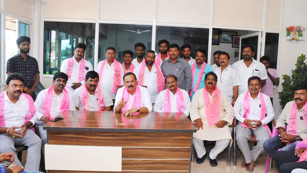 రాజగోపాల్‌రెడ్డికి అభివృద్ధి కనిపించడం లేదా?