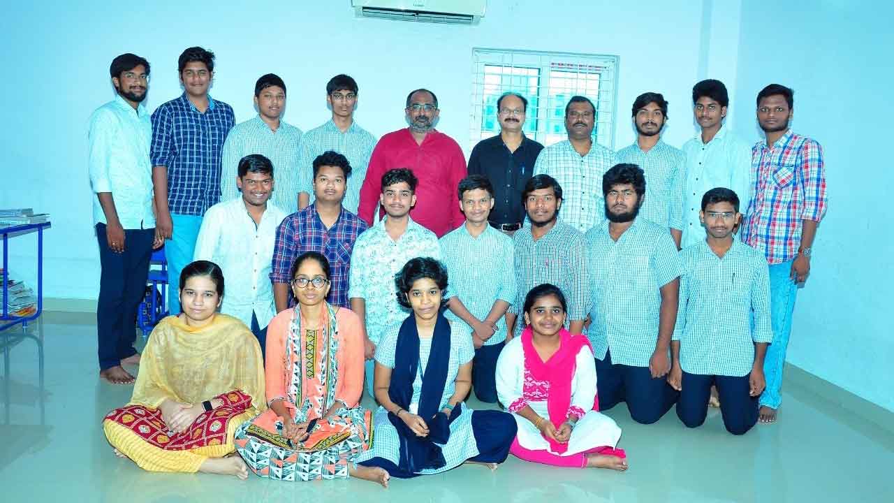 జేఈఈ మెయిన్స్‌ ఫలితాల్లో..  ప్రైవేట్ కళాశాలల సత్తా