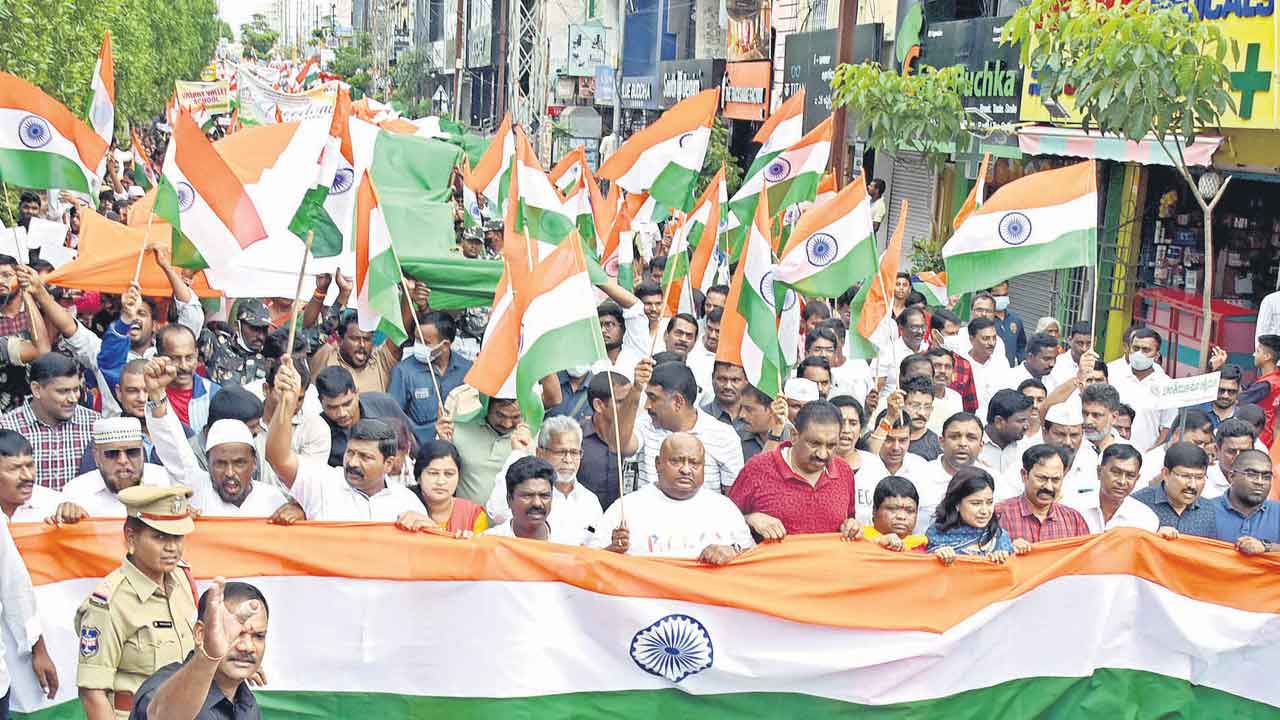 ఉప్పొంగిన దేశభక్తి..ఫ్రీడం రన్‌.. సమైక్యత చాటెన్‌