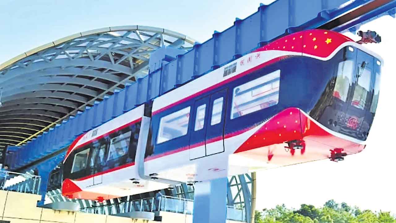 గాల్లో తేలిపోయే ‘స్కై ట్రైన్’