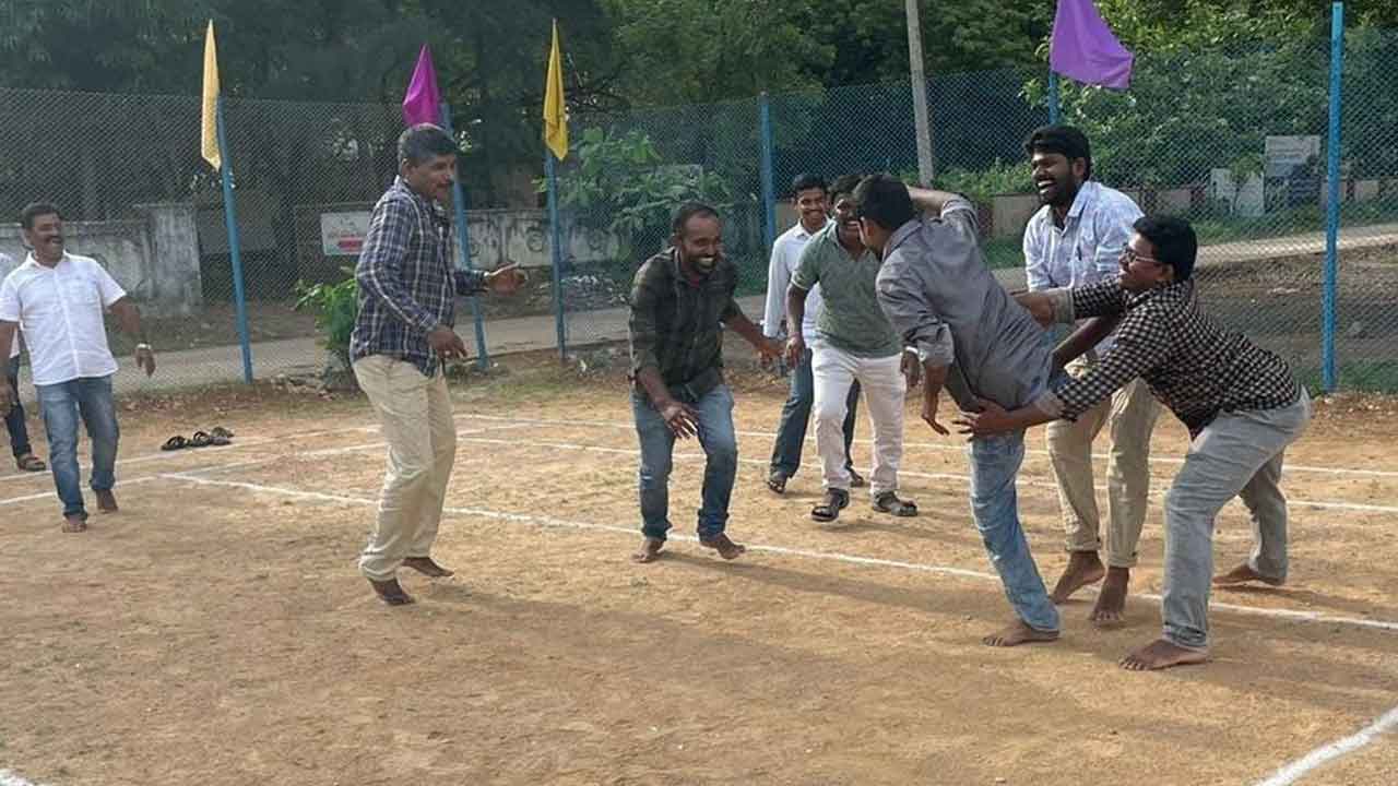 మానసిక ఉల్లాసానికి క్రీడలు దోహదం