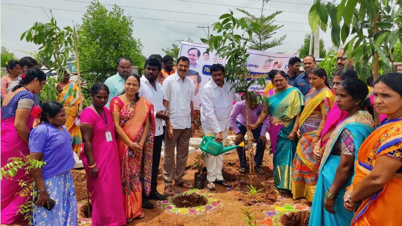 వన మహోత్సవం త్రివర్ణ శోభితం