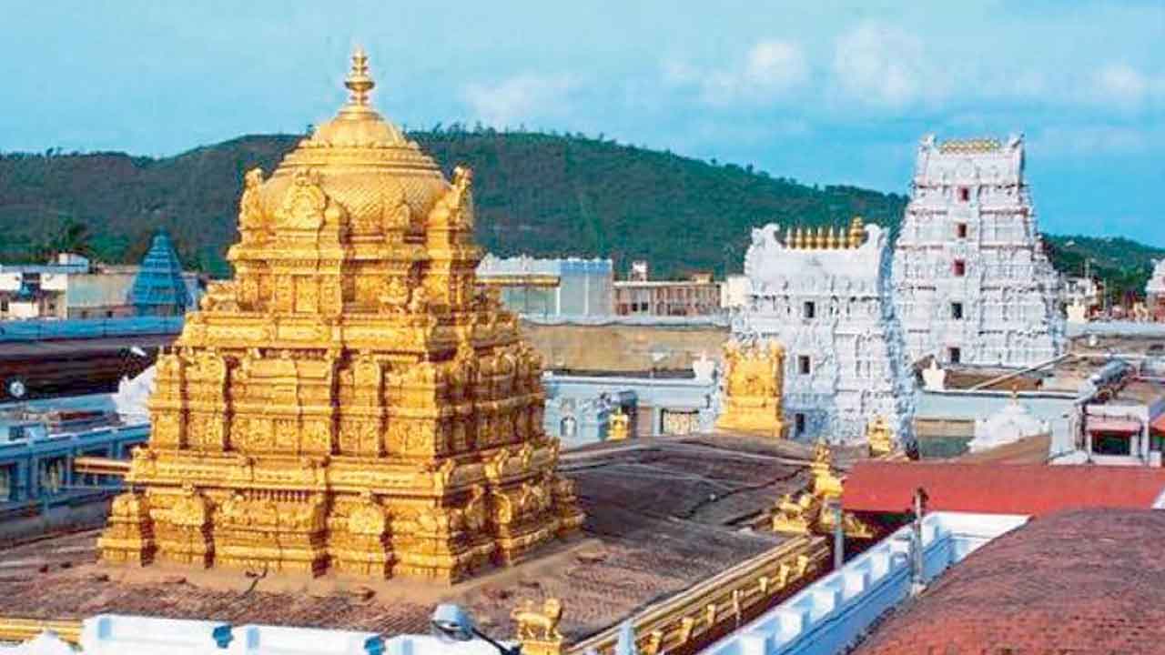 శ్రీవారి సర్వదర్శనానికి 10 గంటల సమయం