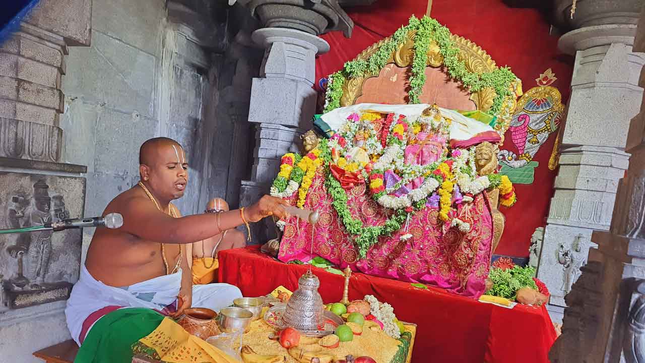 యాదాద్రిలో శాస్ర్తోక్తంగా నిత్య కల్యాణోత్సవం