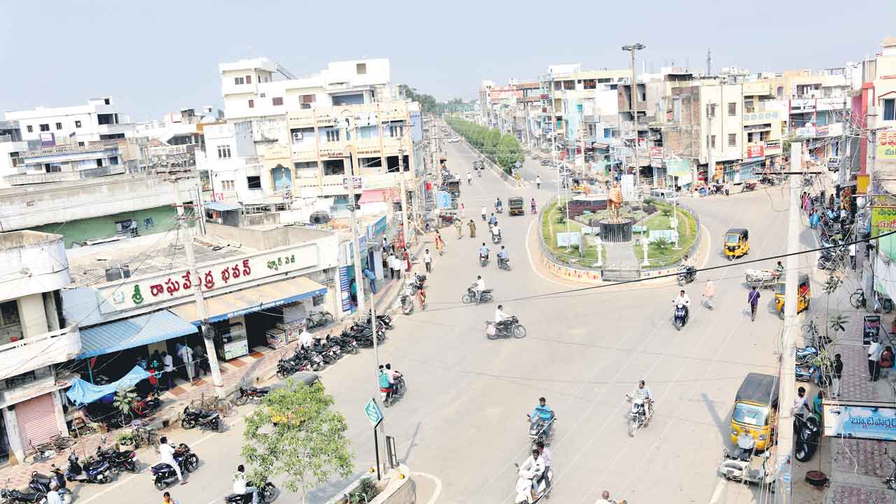 రాష్ట్రంలో వేగంగా పెరుగుతున్న నగర, పట్టణ జనాభా.. కారణమిదే!