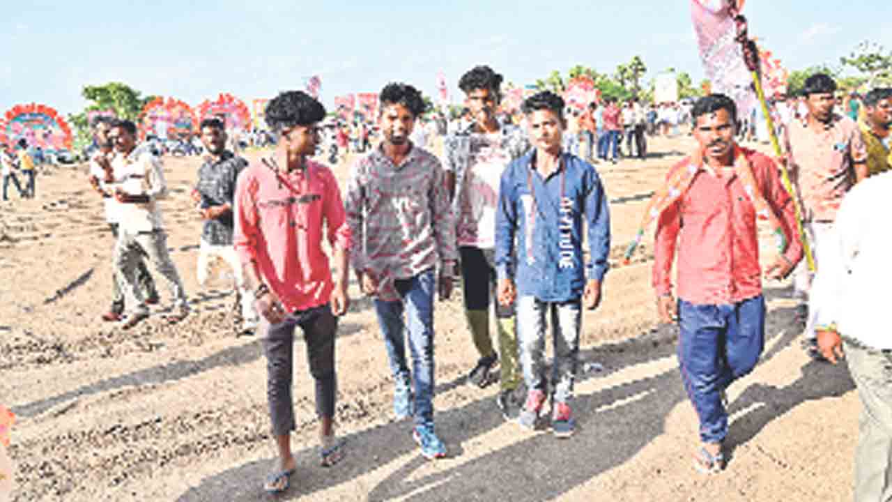 బీజేపీ సభ అట్టర్‌ఫ్లాప్‌