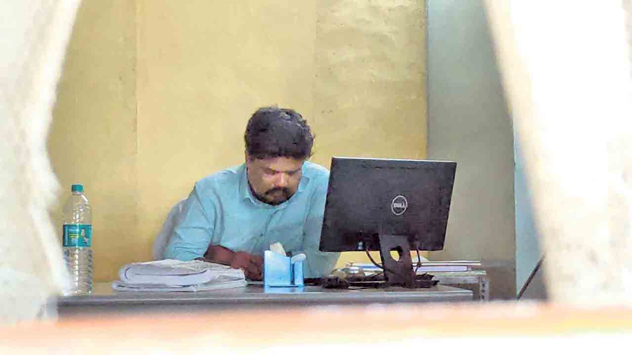 ఏసీబీకి చిక్కిన చేగుంట డిప్యూటీ తాసిల్దార్‌