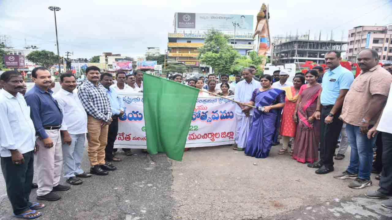 చేనేతలకు చేయూతనిద్దాం