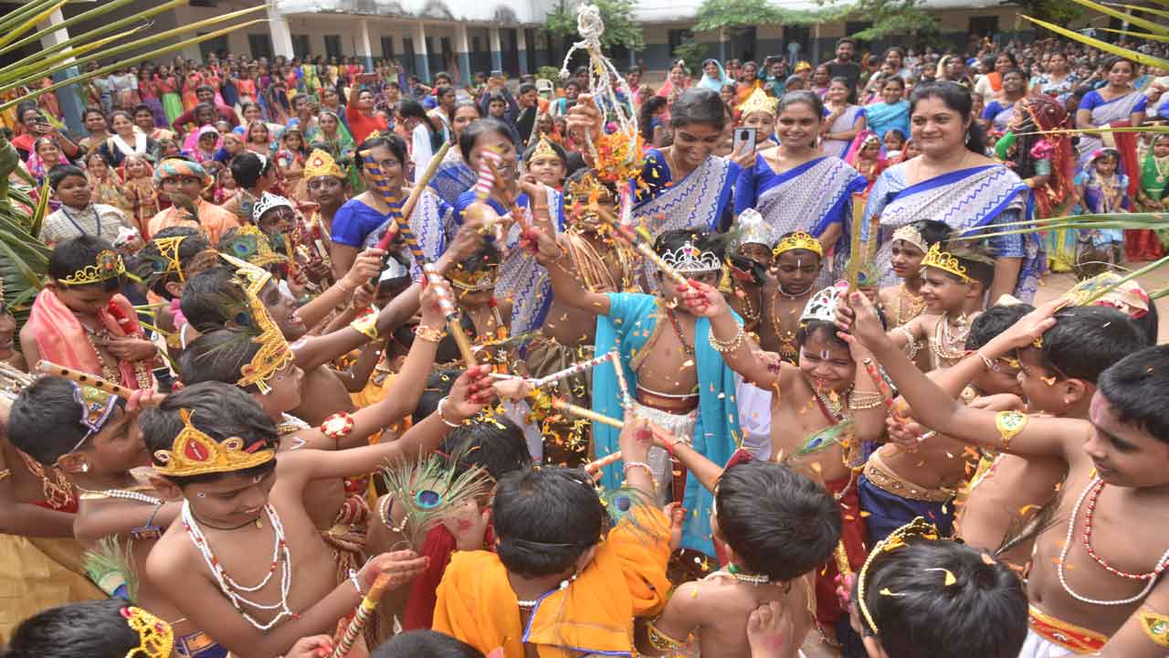 ఘనంగా కృష్ణాష్టమి వేడుకలు