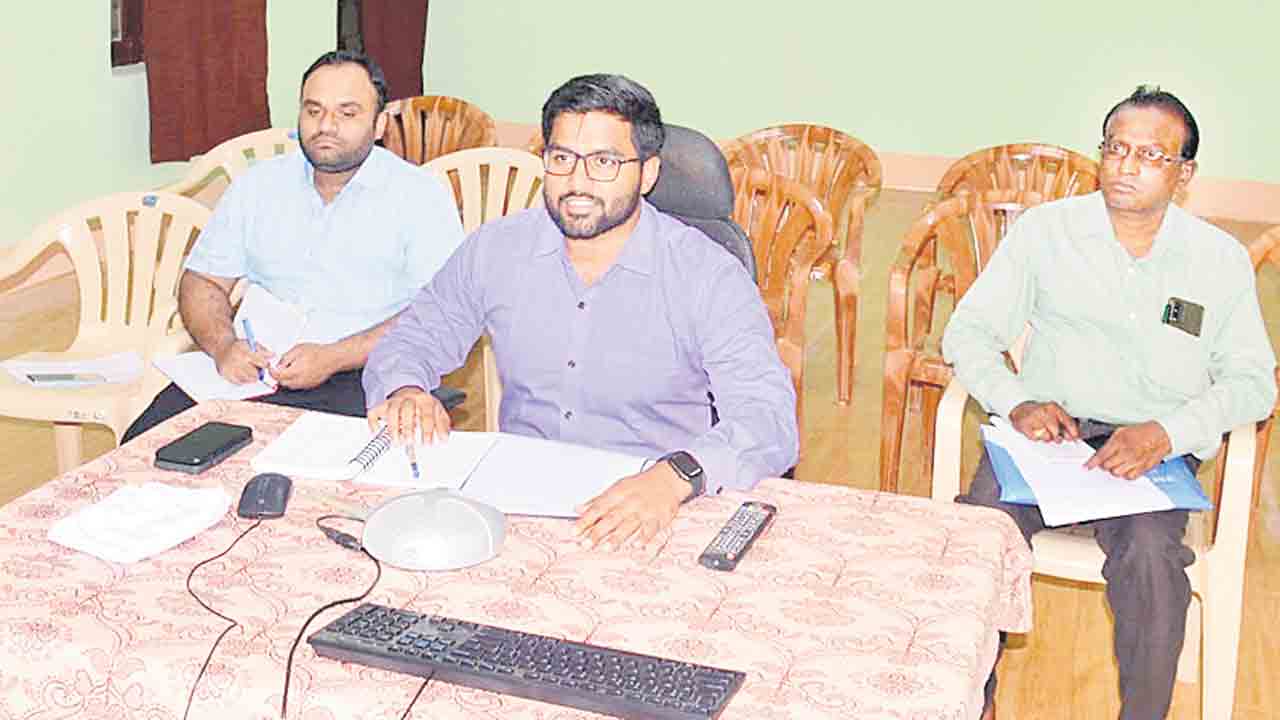 సమస్యల పరిష్కారానికి కృషి