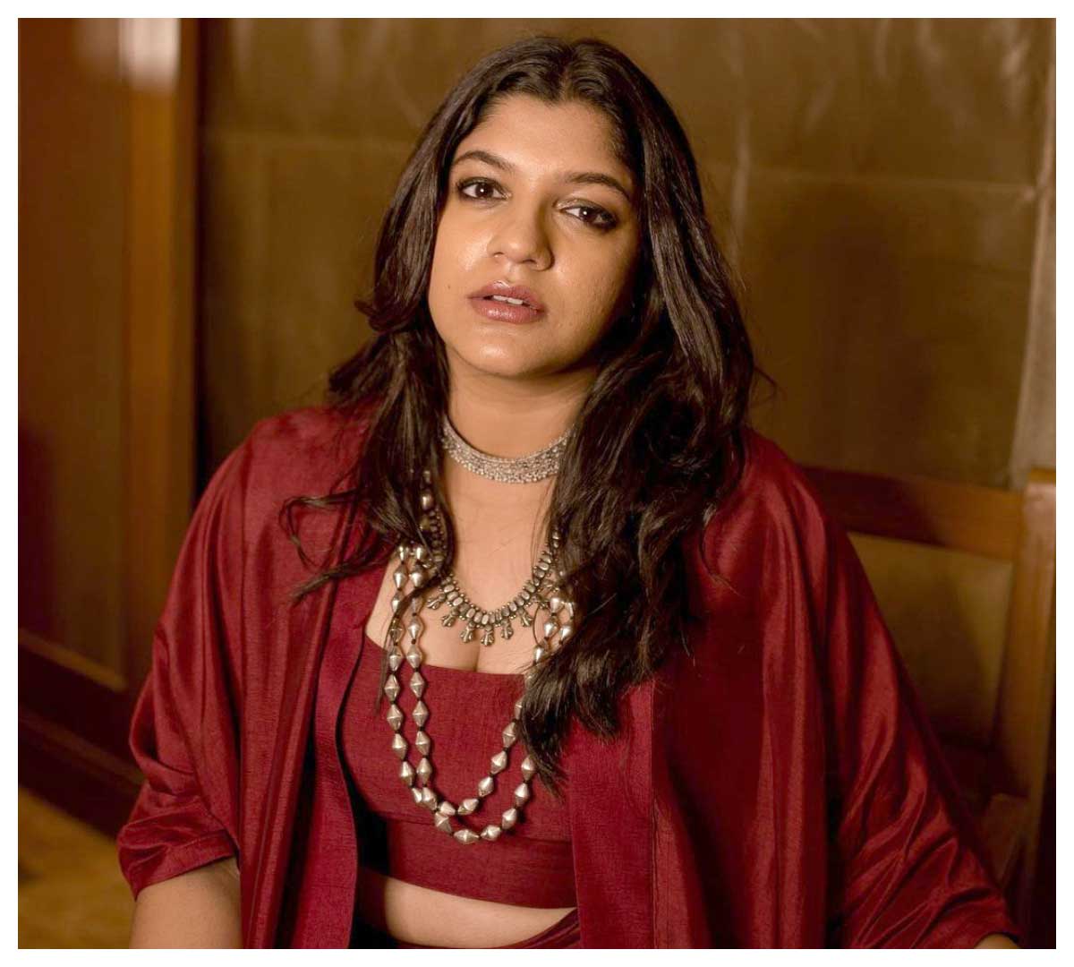 Aparna Balamurali | మెరూన్ కలర్ డ్రెస్‌లో అపర్ణ బాలమురళీ కిల్లింగ్ లుక్స్..