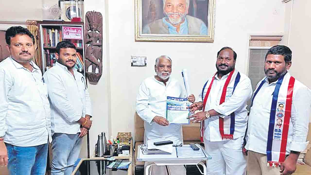 బీసీలంతా ఢిల్లీ సభకు తరలిరండి
