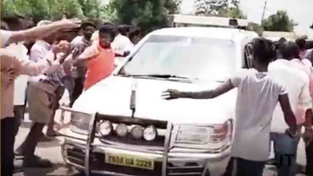 టాప్‌ ట్రెండింగ్‌లో ‘బీజేపీ గుండాలు’ హ్యాష్ ట్యాగ్‌.. 55 వేలకు పైగా ట్వీట్లు