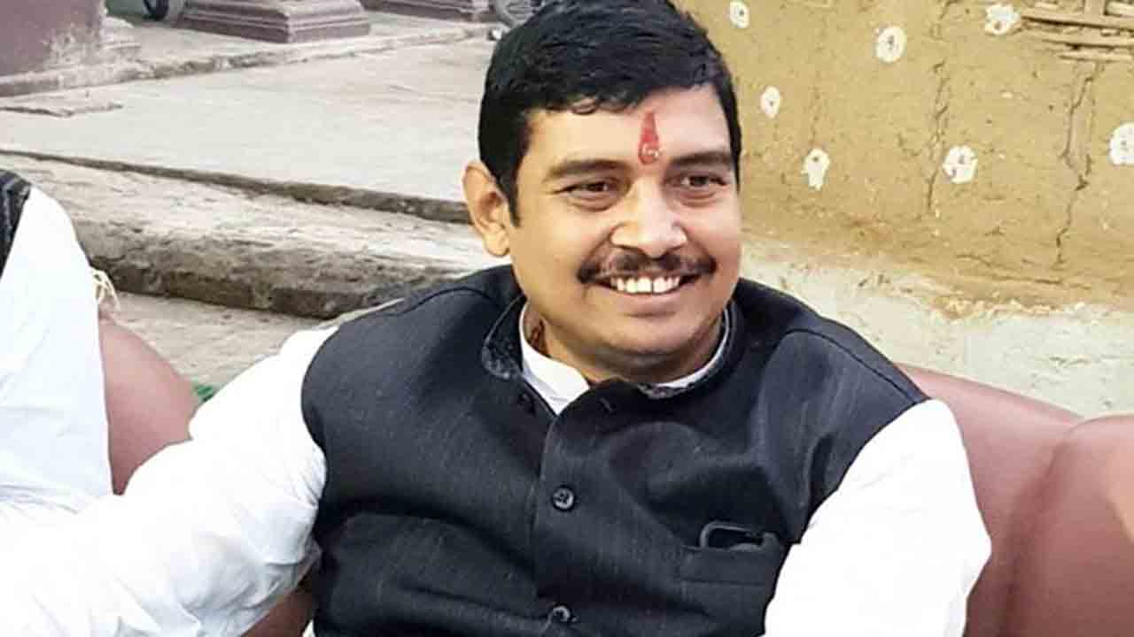 రేప్‌ కేసులో నిర్దోషిగా ఎంపీ… ఏడాది కిందట సుప్రీంకోర్టు వద్ద బాధితురాలు ఆత్మహత్య