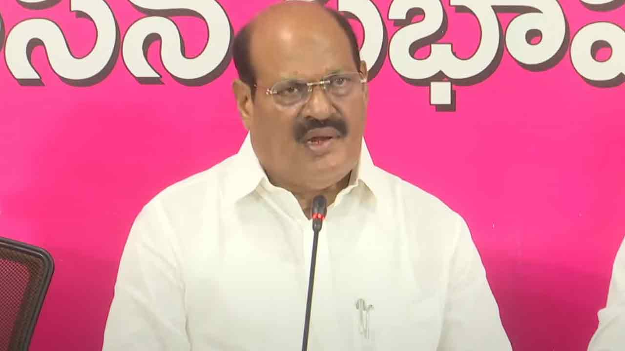 ప్రజాస్వామ్యాన్ని కేంద్రం అపహాస్యం చేస్తోంది : ఆర్టీసీ చైర్మన్‌ బాజిరెడ్డి