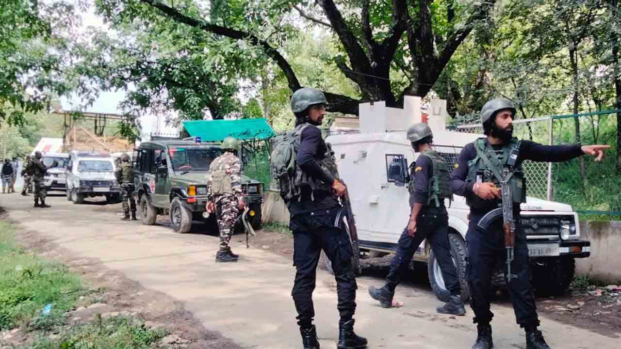 కశ్మీర్‌లో వలస కార్మికుడిని కాల్చిచంపిన ఉగ్రవాదులు