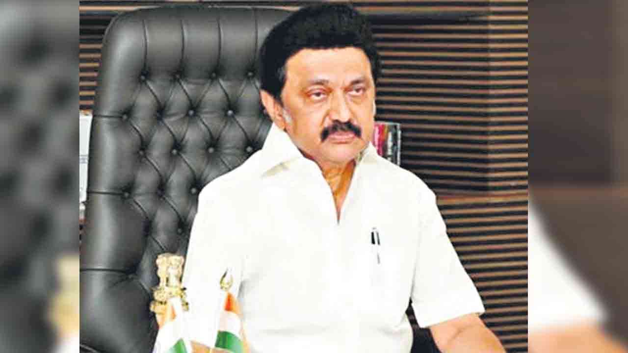 ట్యాక్స్‌ హాలిడేలు.. కార్పొరేట్లకు రుణమాఫీ