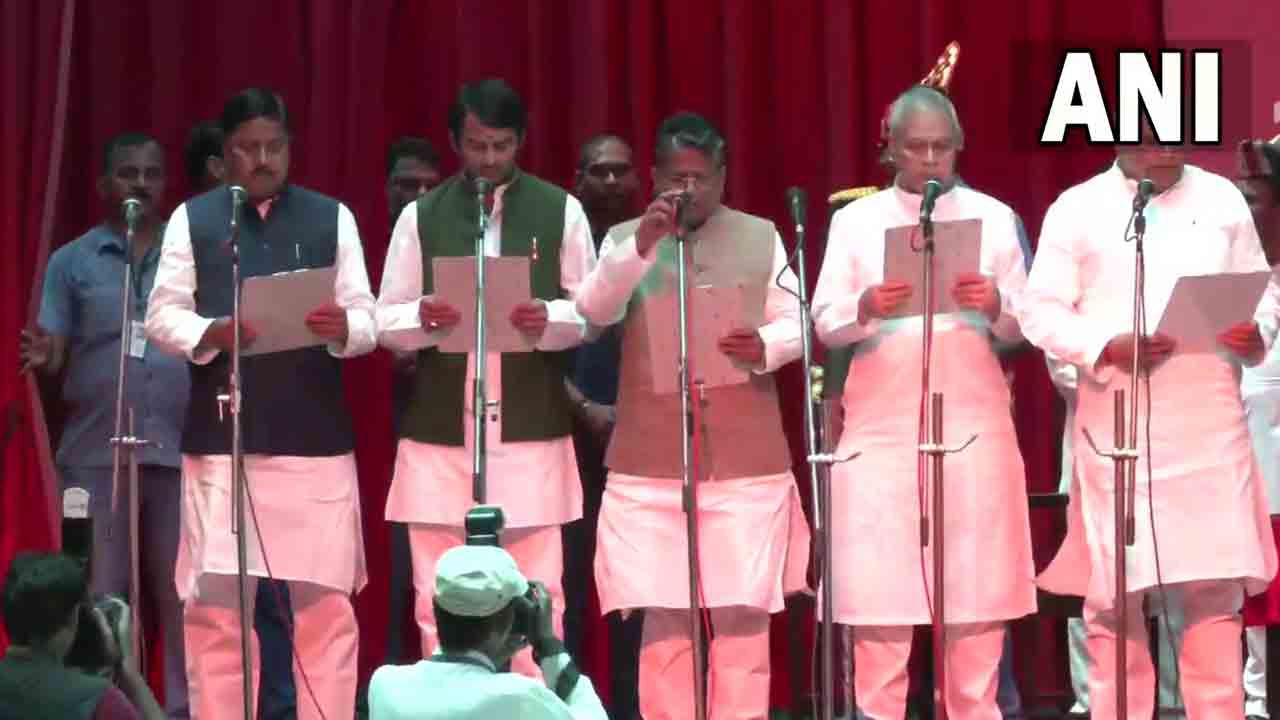 బిహార్‌లో కొలువుదీరిన మంత్రివర్గం.. రాజ్‌భవన్‌లో మంత్రుల ప్రమాణం