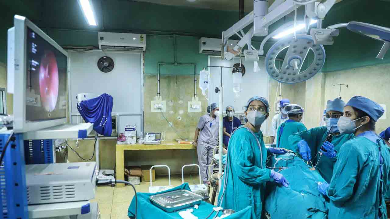 కరోనా నుంచి కోలుకున్నా తర్వాత.. పేషెంట్ ముక్కులో 150 ఈగ లార్వాలు!