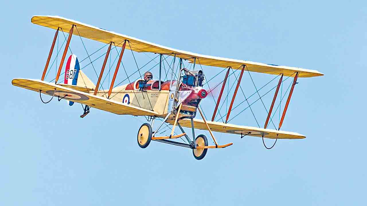 ఉద్యమకారులపై విమానదాడులు