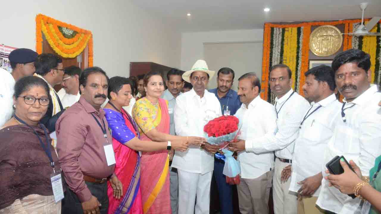 సీఎం కేసీఆర్‌ను కలిసిన ట్రెసా బృందం