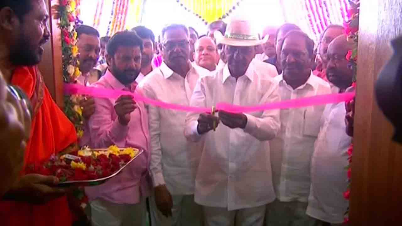 టీఆర్‌ఎస్‌ పెద్దపల్లి జిల్లా కార్యాలయాన్ని ప్రారంభించిన సీఎం కేసీఆర్‌