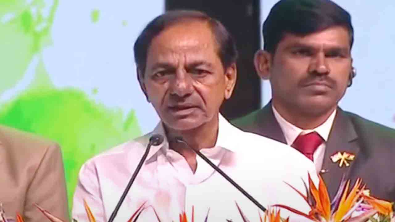 వాడవాడలా స్వతంత్ర స్ఫూర్తి తెలిసేలా వజ్రోత్సవ వేడుకలు : సీఎం కేసీఆర్‌