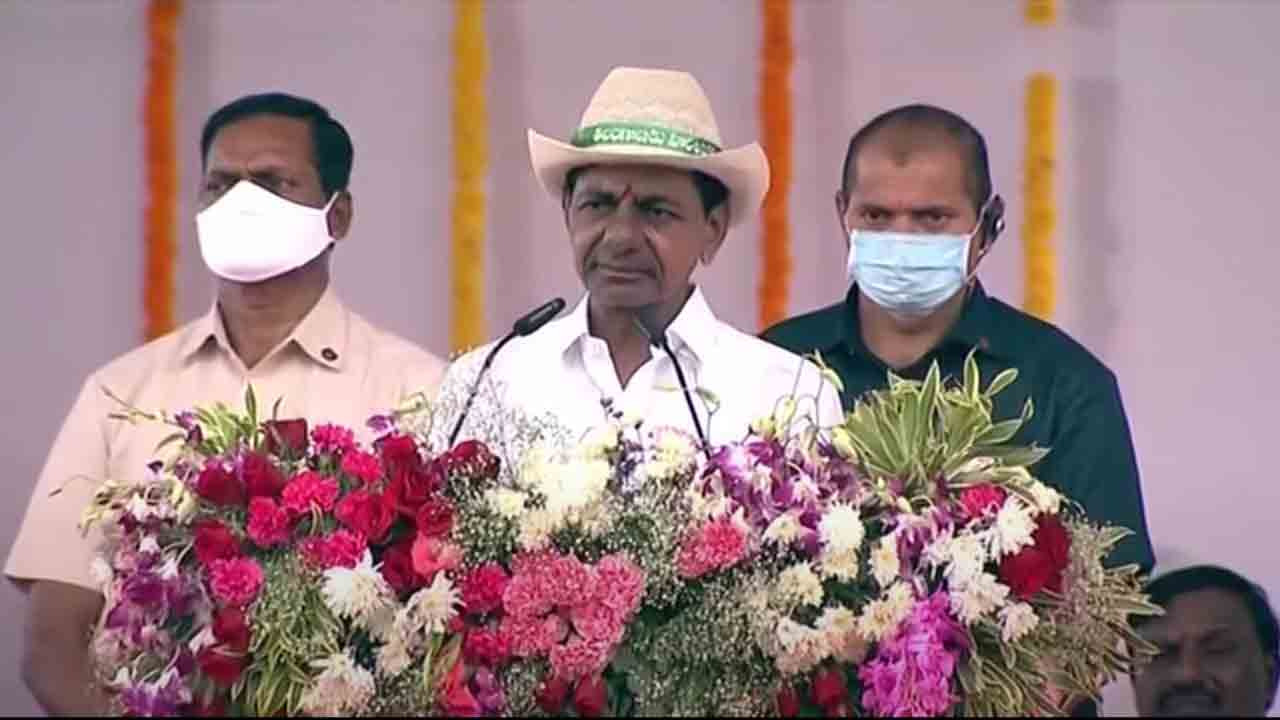 మ‌త పిచ్చిగాళ్ల‌ను ఎక్క‌డిక‌క్క‌డ తరిమికొట్టాలి : సీఎం కేసీఆర్