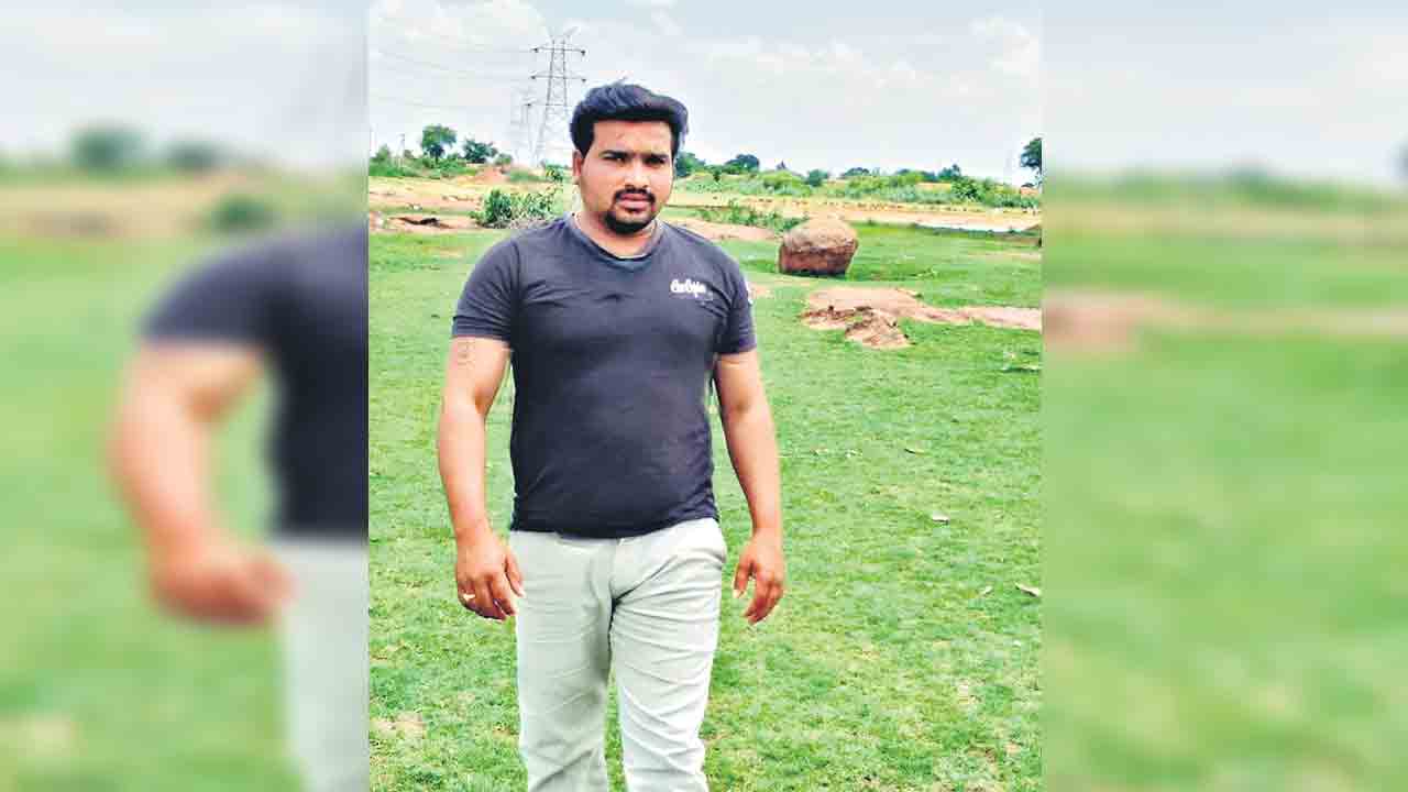 యూటర్న్‌ చేస్తుండగా..