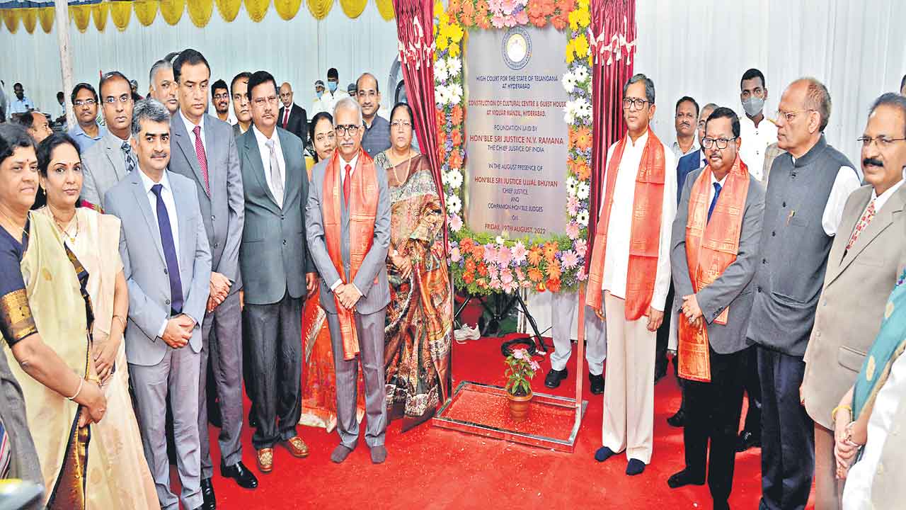 దేశానికే తలమానికం కావాలి