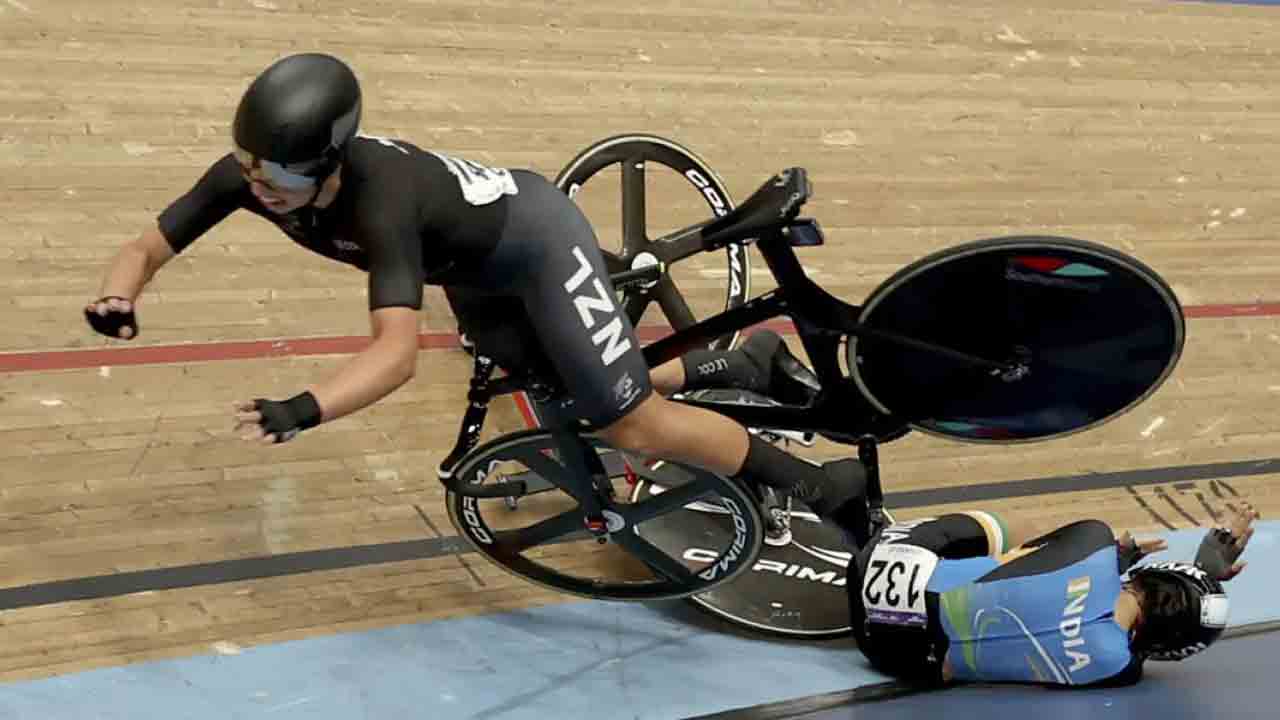 CWG 2022 | కామన్‌వెల్త్ క్రీడల్లో షాకింగ్ యాక్సిడెంట్.. భారత సైక్లిస్ట్‌కు గాయం