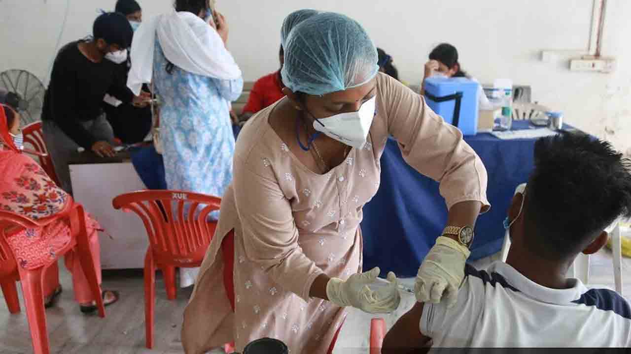 దేశంలో కొత్తగా 9062 కరోనా కేసులు