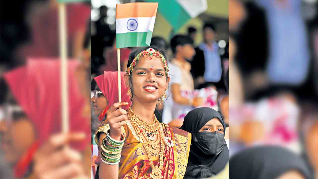 వజ్రోత్సవ దీప్తి.. స్వాతంత్య్ర స్ఫూర్తి