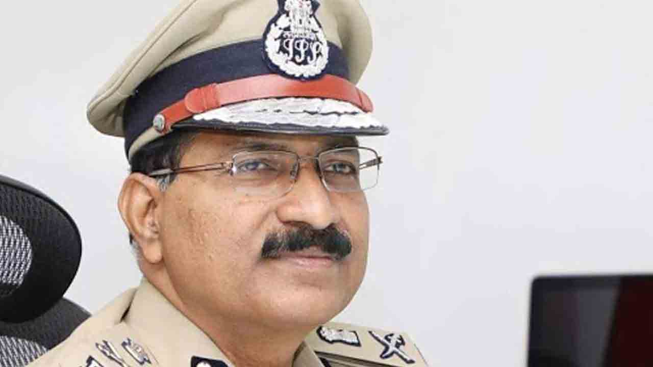 సామూహిక జాతీయ గీతాలాపనను విజయవంతం చేద్దాం : డీజీపీ మహేందర్‌రెడ్డి