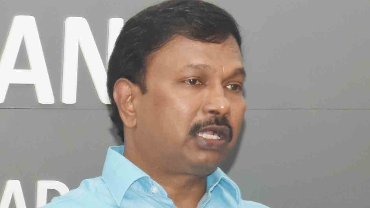 ఇబ్రహీంపట్నం సూపరింటెండెంట్‌ సస్పెన్షన్‌