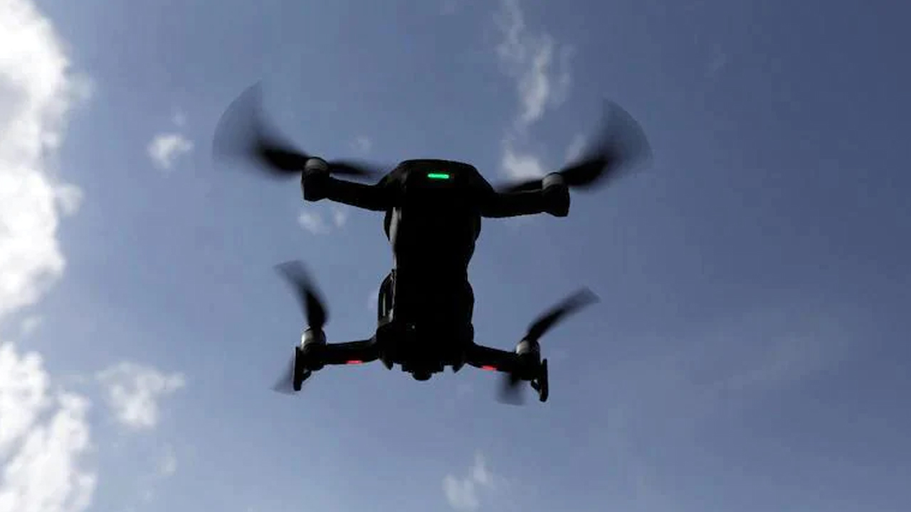 Drone @ Attari | అట్టారీ వ‌ద్ద డ్రోన్ చ‌క్క‌ర్లు.. కాల్పులు జ‌రిపిన బీఎస్ఎఫ్‌