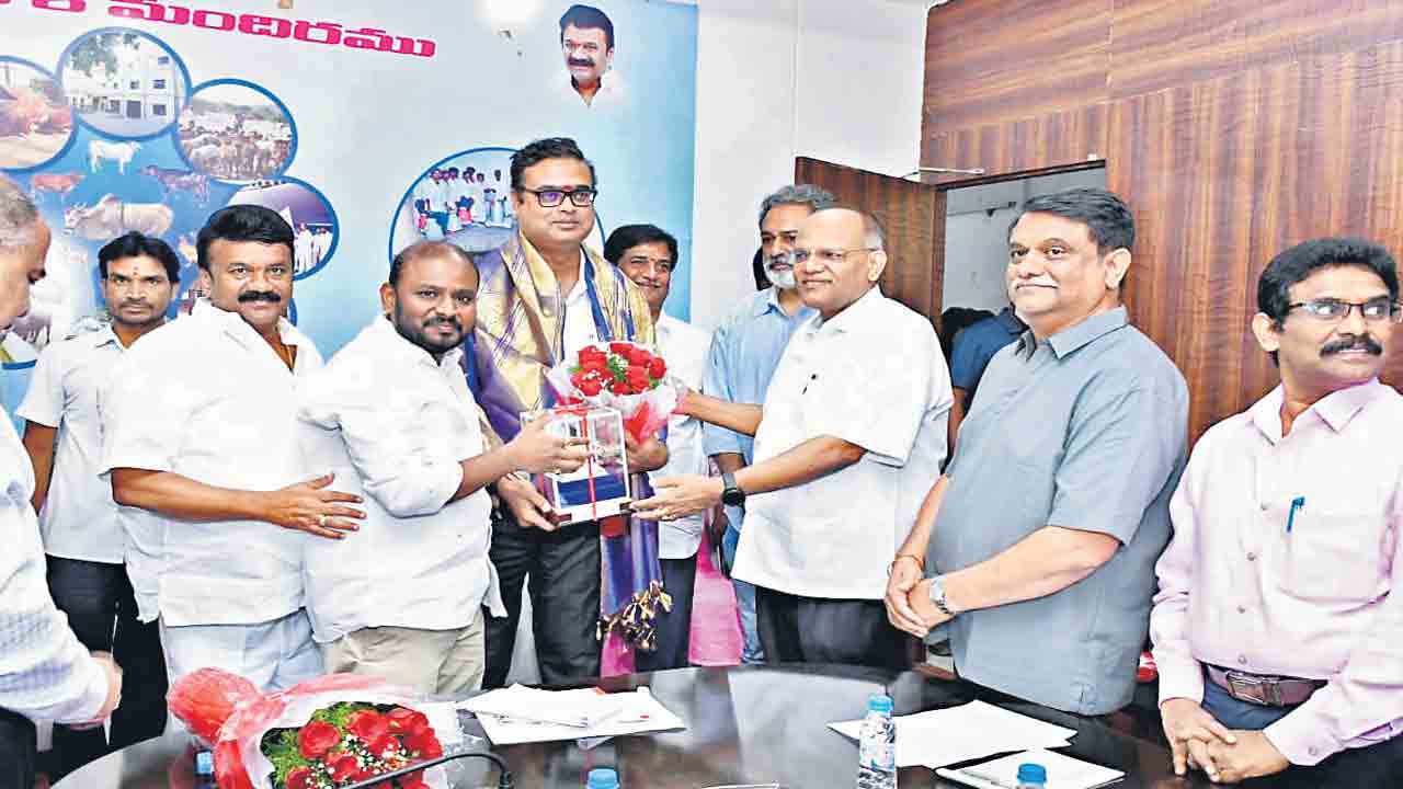 పాఠశాల స్థాయి నుంచే దేశభక్తి