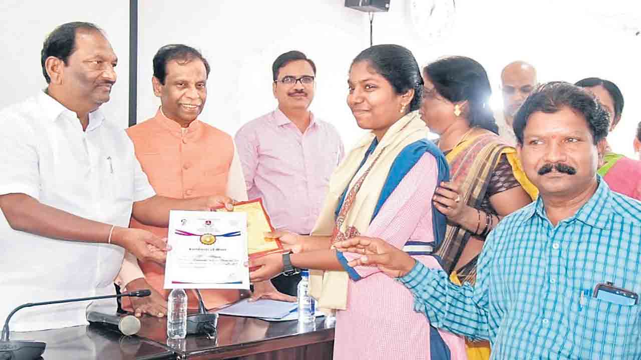 మైనార్టీల అభ్యున్నతికి సీఎం కేసీఆర్‌ కృషి