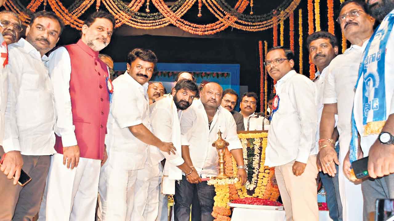 పాపన్న స్ఫూర్తితో కేసీఆర్‌ పాలన