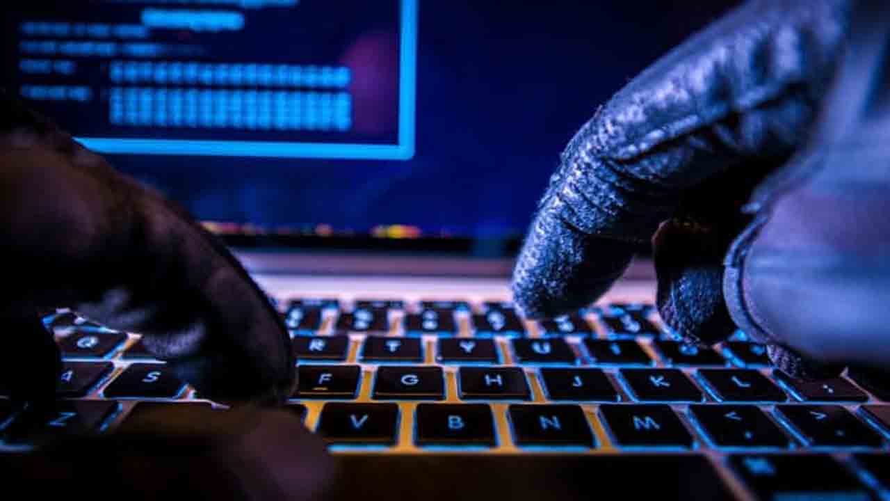 81 సవరణలకు కమిటీ ప్రతిపాదన… వ్యక్తిగత డేటా రక్షణ బిల్లు ఉపసంహరణ