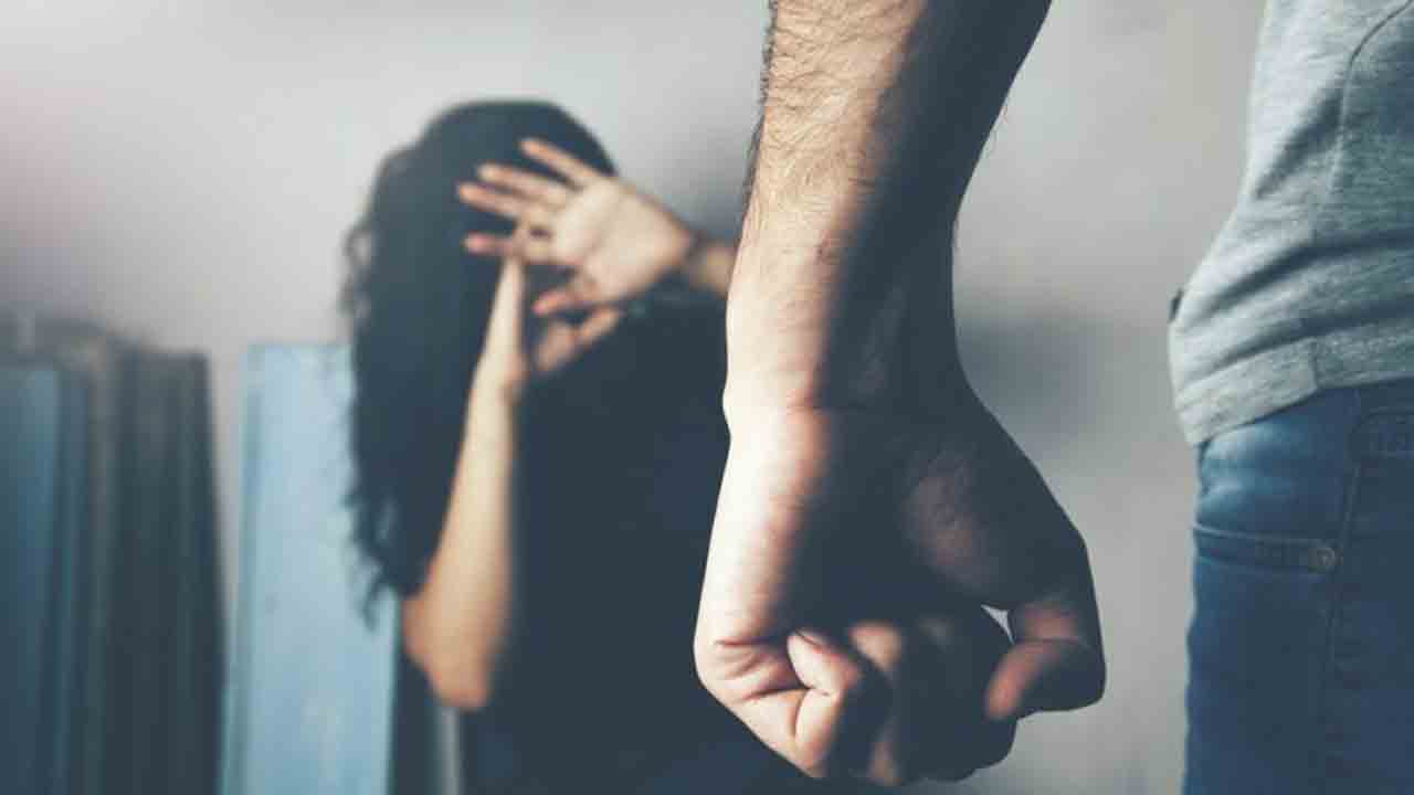 Domestic Violence | కోట్లు పెట్టి పెళ్లి చేస్తే.. డ్రగ్స్‌కు బానిసై.. భార్యను కొట్టి తలపై మూత్రం పోసిన భర్త!