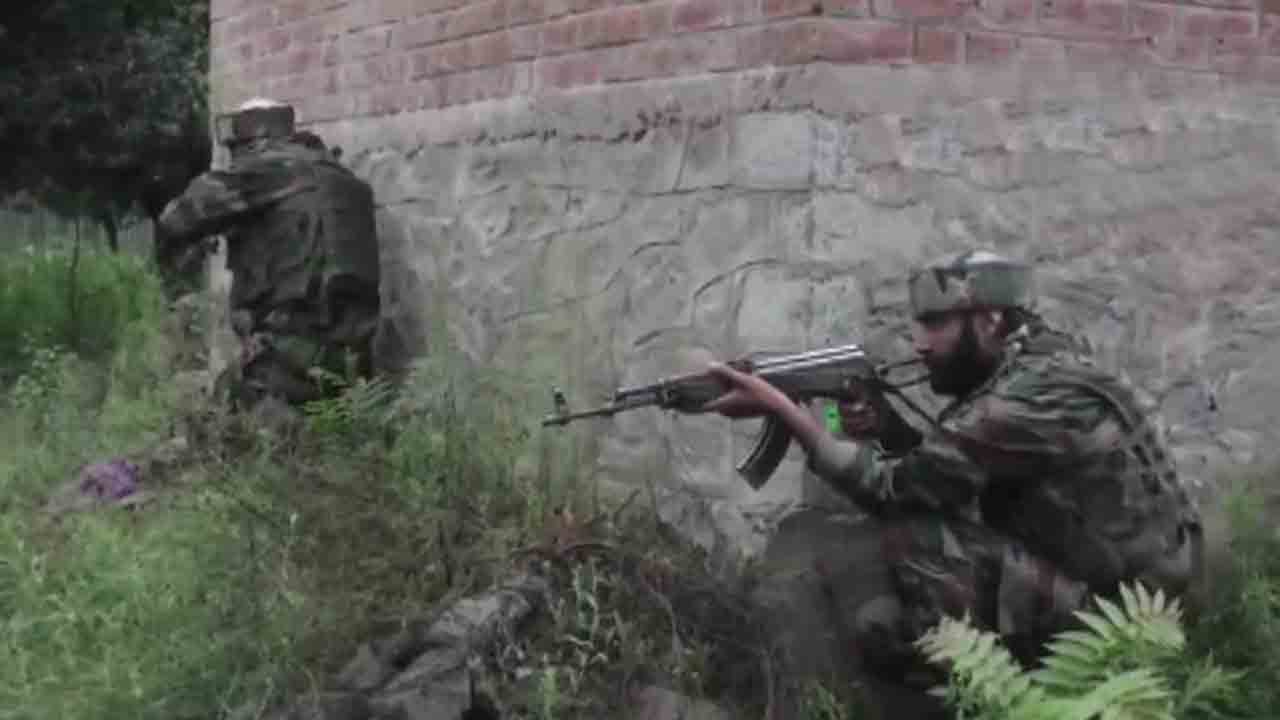 ఉగ్రవాదుల కాల్పుల్లో గాయపడ్డ జవాన్‌ మృతి