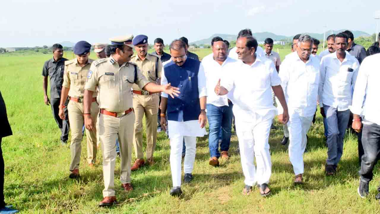 29న పెద్దపల్లికి సీఎం కేసీఆర్‌.. ఏర్పాట్లను పరిశీలించిన మంత్రులు