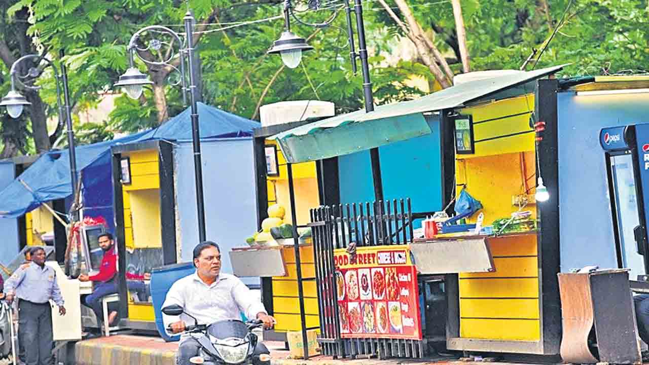 ఆహారశాల.. నాడు డంపింగ్‌ యార్డు నేడు ఫుడ్‌ వెడ్డింగ్‌ జోన్‌