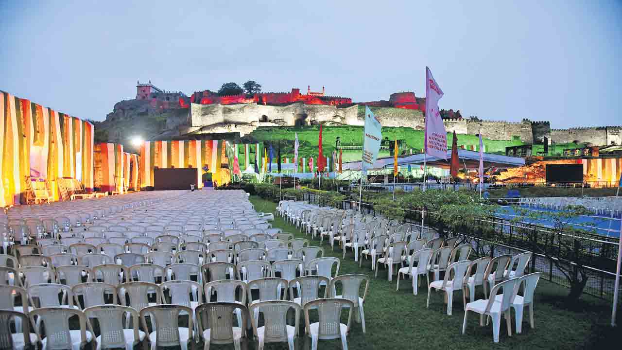 త్రివర్ణ శోభితం.. గోల్కొండ దుర్గం