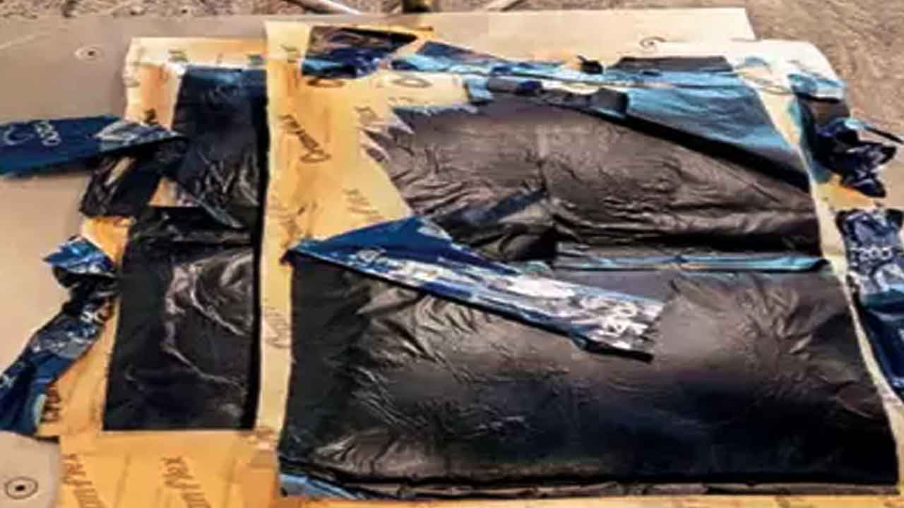 దారి త‌ప్పిన టీచ‌ర్‌..రూ.99 కోట్ల‌ హెరాయిన్ త‌ర‌లిస్తూ ప‌ట్టుబ‌డ్డాడు..!