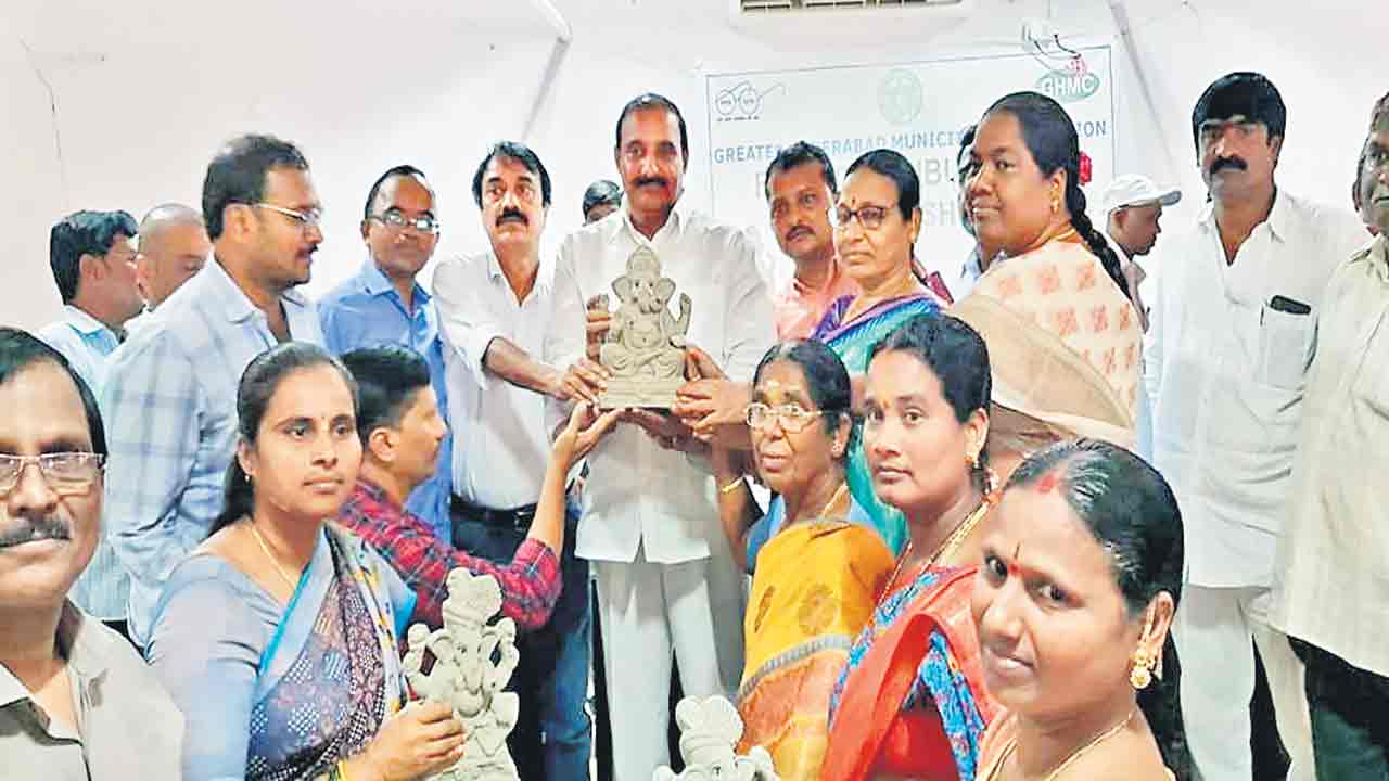 మట్టి గణపతినే ప్రతిష్ఠించాలి