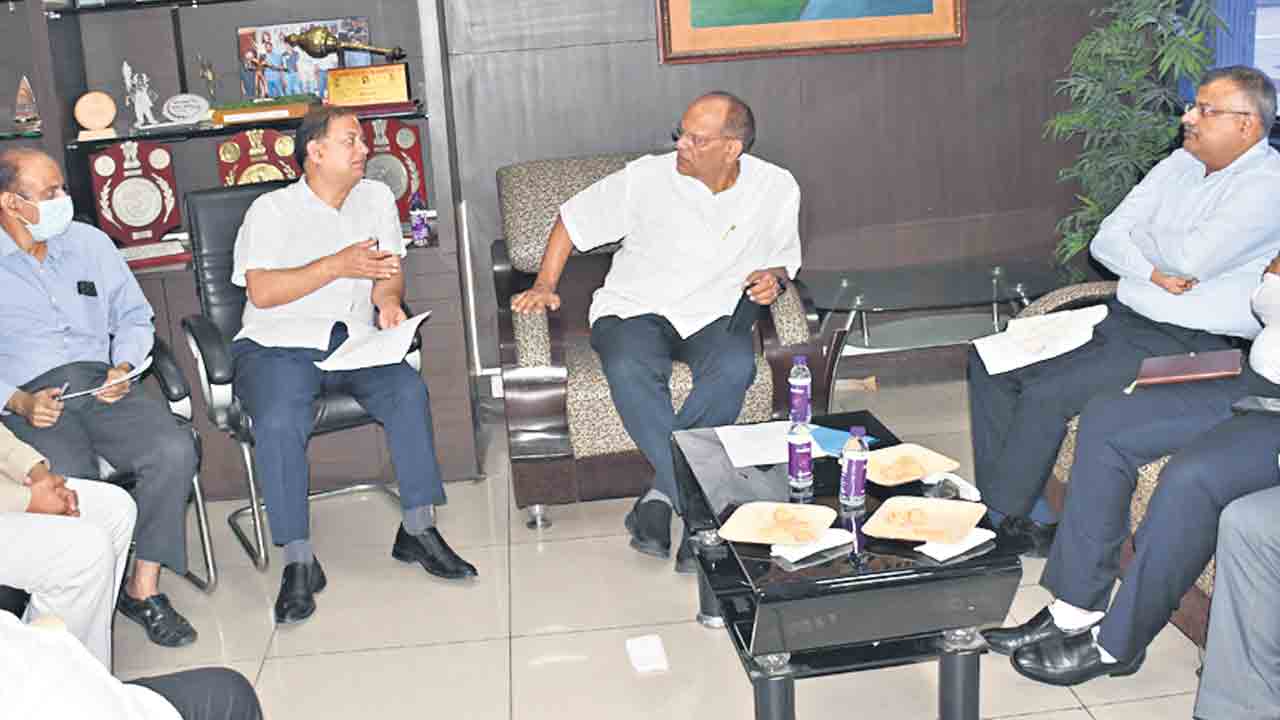 వజ్రోత్సవం ముగింపునకుశంకర్‌ మహదేవన్‌.. శివమణి